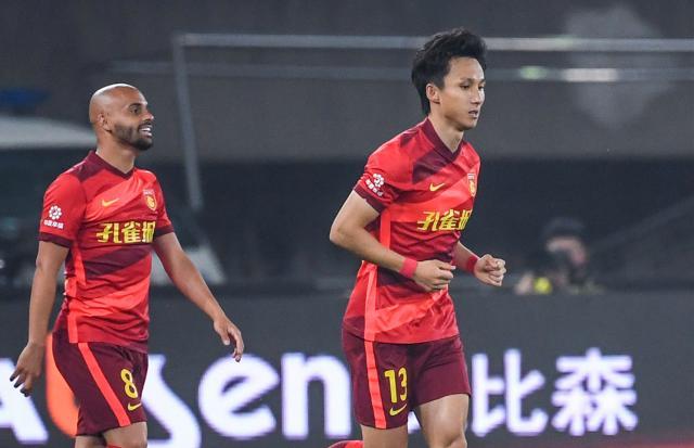 kaiyun-尹鸿博“给点阳光就灿烂” 左右通吃复制四年前首球